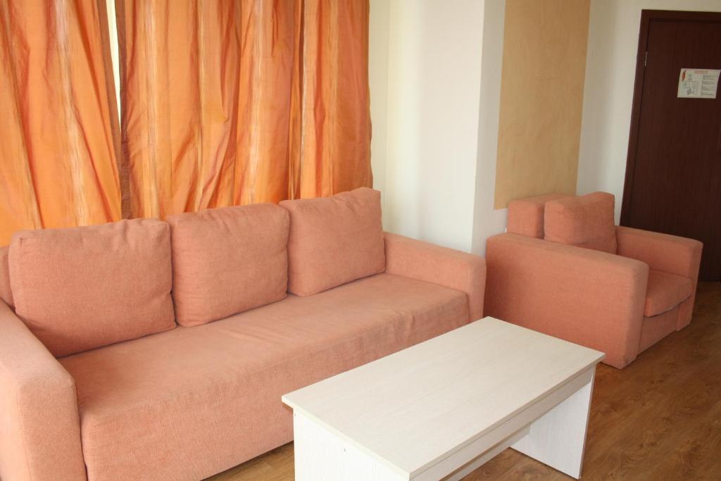 One-Bedroom Suite with Balcony 1