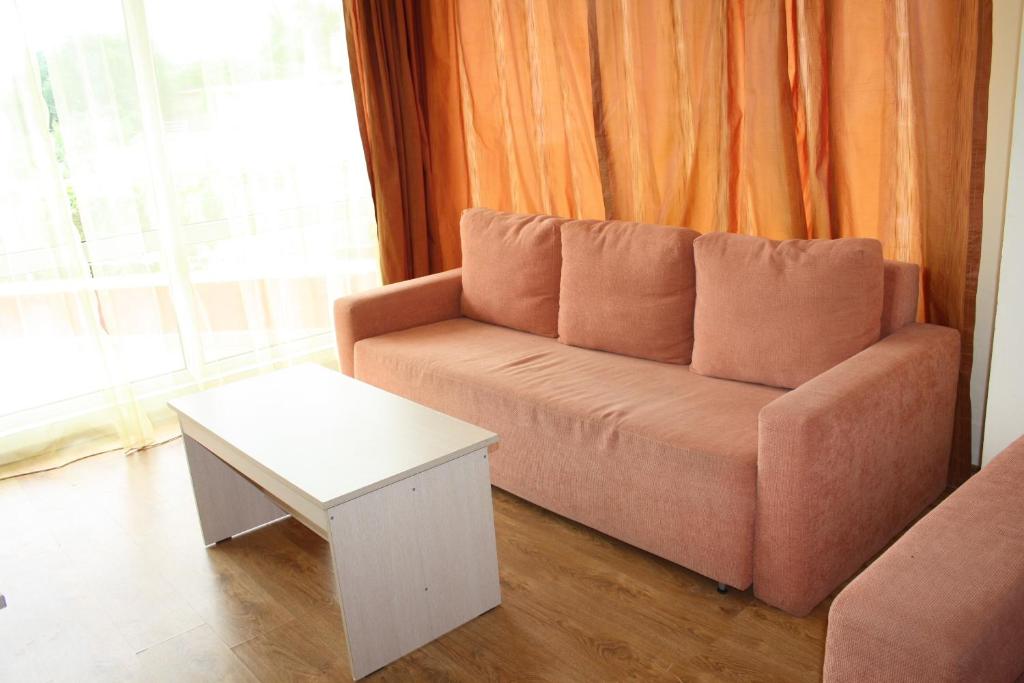 One-Bedroom Suite with Balcony 2