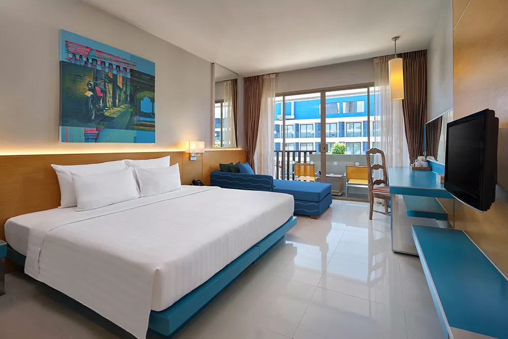 Plaza Room 1
