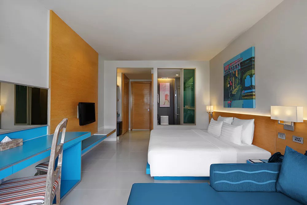 Plaza Room 4