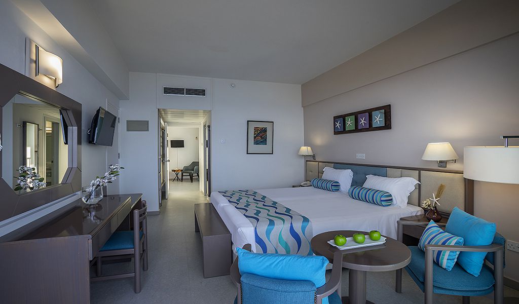 Premier-Family-Room-Bedroom-1