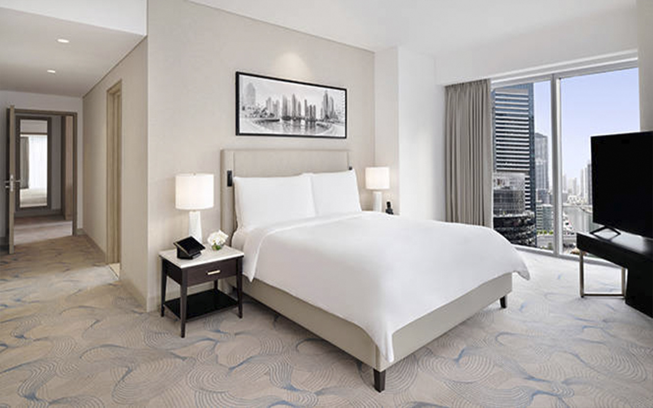 Premier Suite Marina View 4