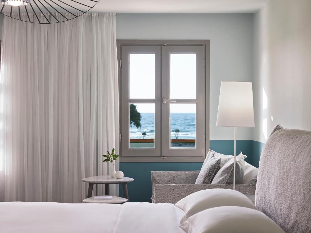 Room Double Luxury Sea View (1)