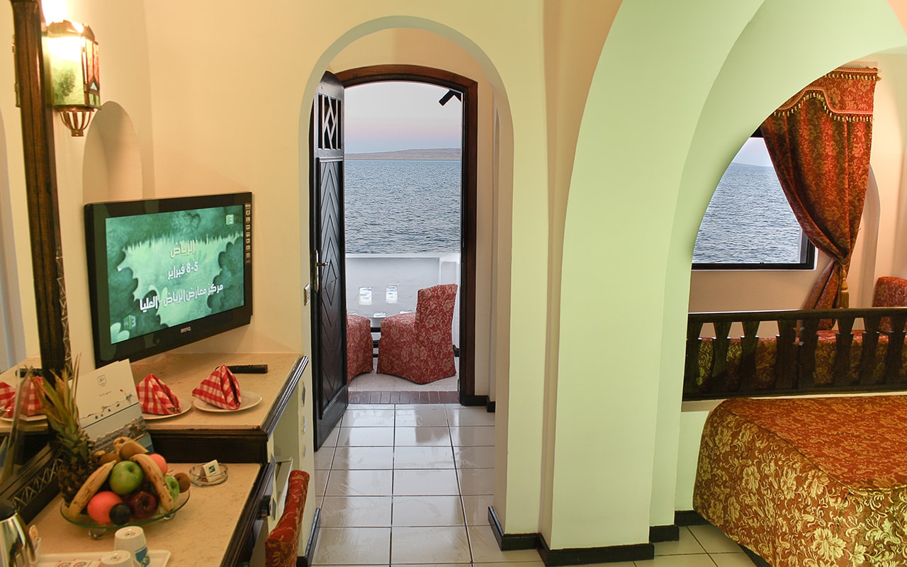SEA VIEW ROOM-min