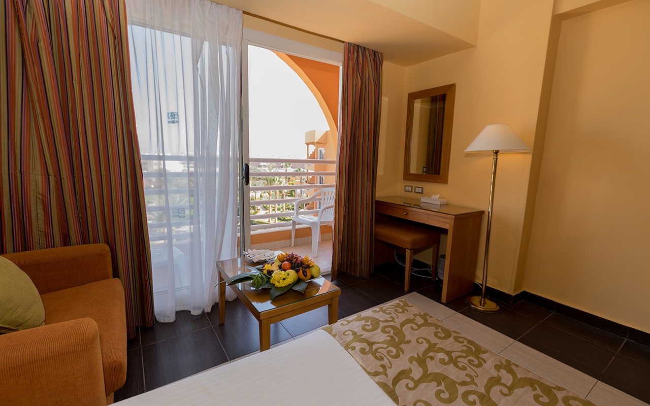 SEA VIEW Room (Balcony)-min