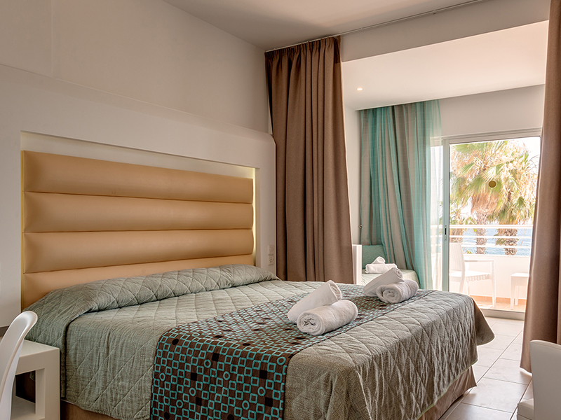 SENTIDO_Cypria_Bay_Family_Room