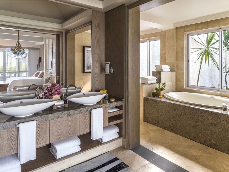 SHANGRI-LA SUITE