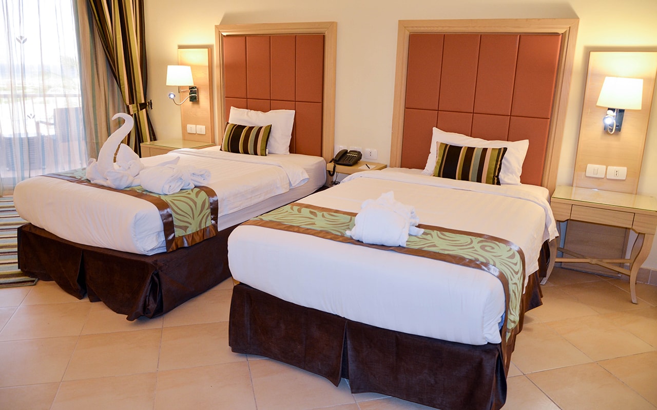Sea View Room_04-min