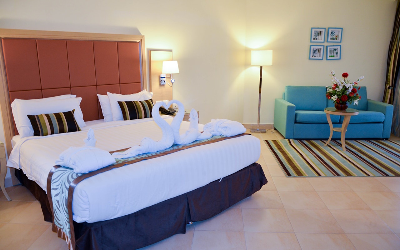 Sea View Room_08-min