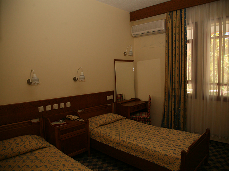 Standard Room2