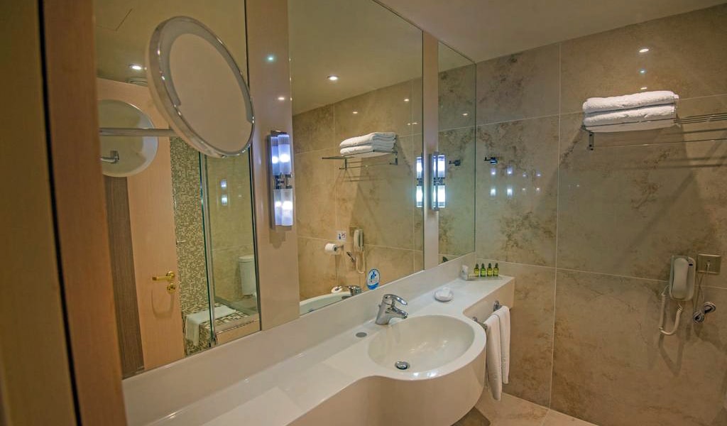 Superior Room (2 Adults + 2 Children) (4)