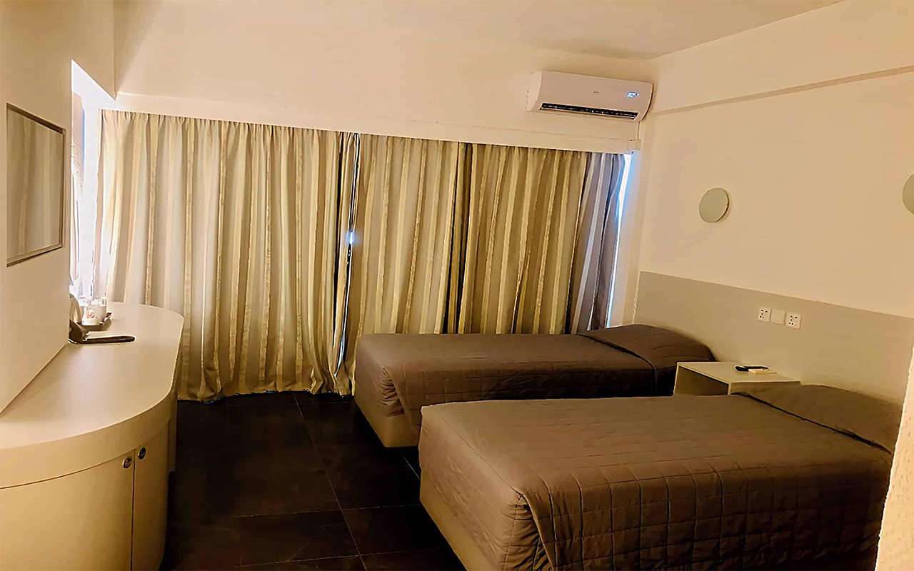 Superior Twin Room Inland View (3)