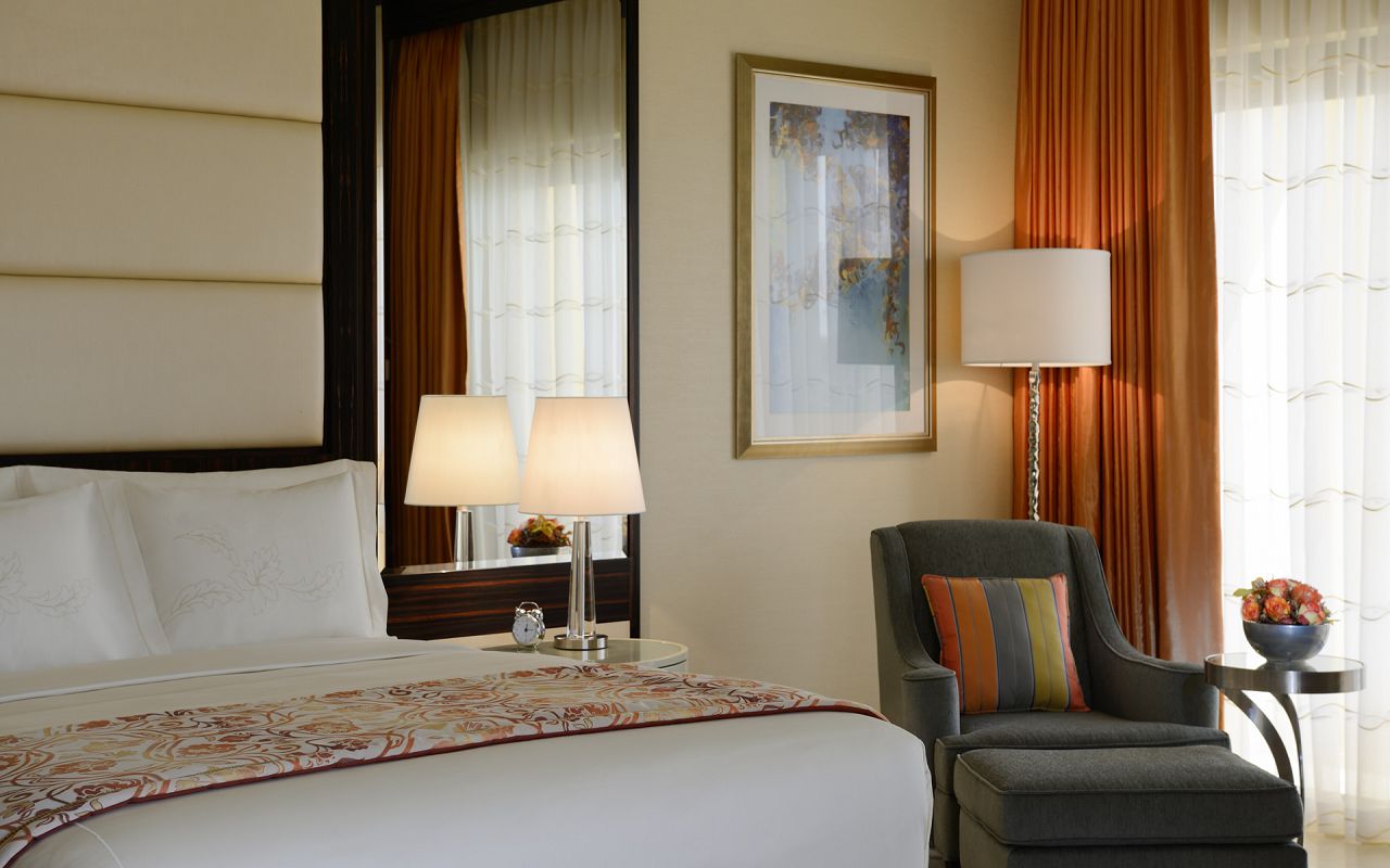 The Ritz-Carlton Abu Dhabi, Grand Canal Deluxe Guestroom - Copy