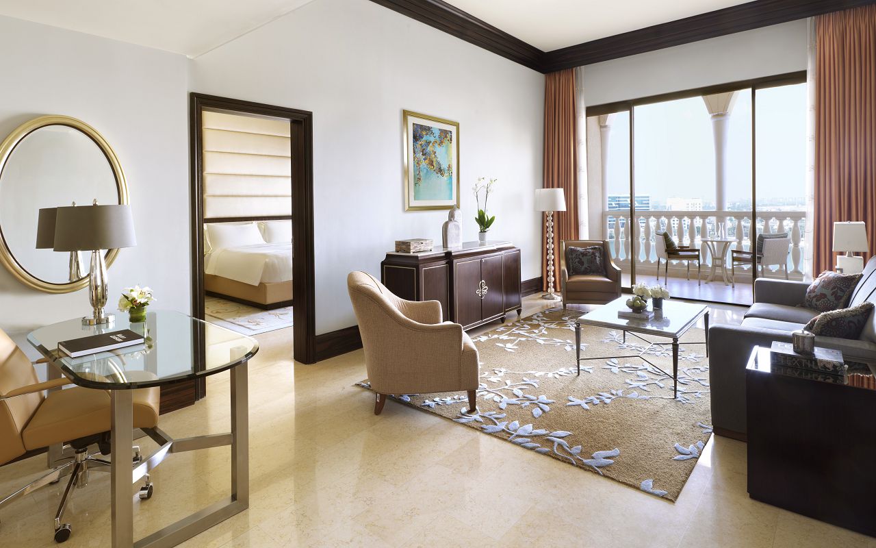 The Ritz-Carlton Abu Dhabi, Grand Canal, Executive Suite Living Room