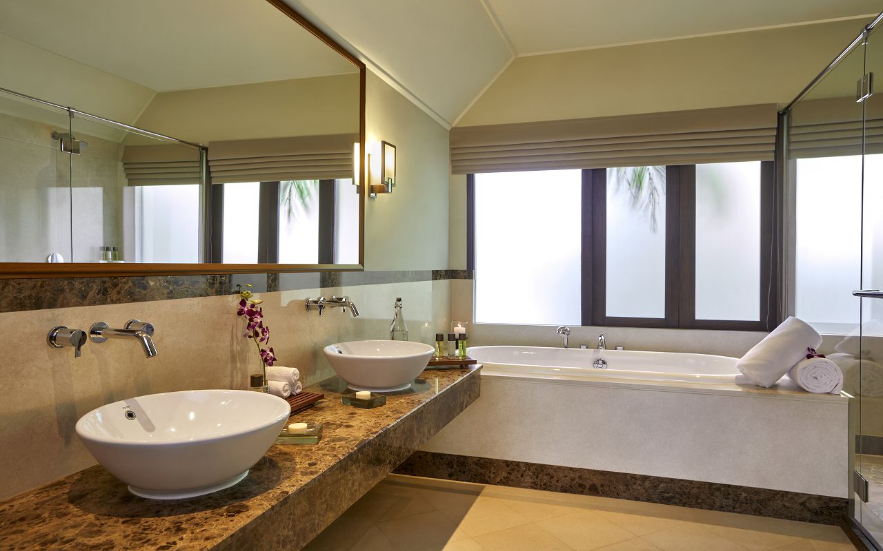 Two Bedroom Beach Suite with Spa and Pool_BathroomMZF