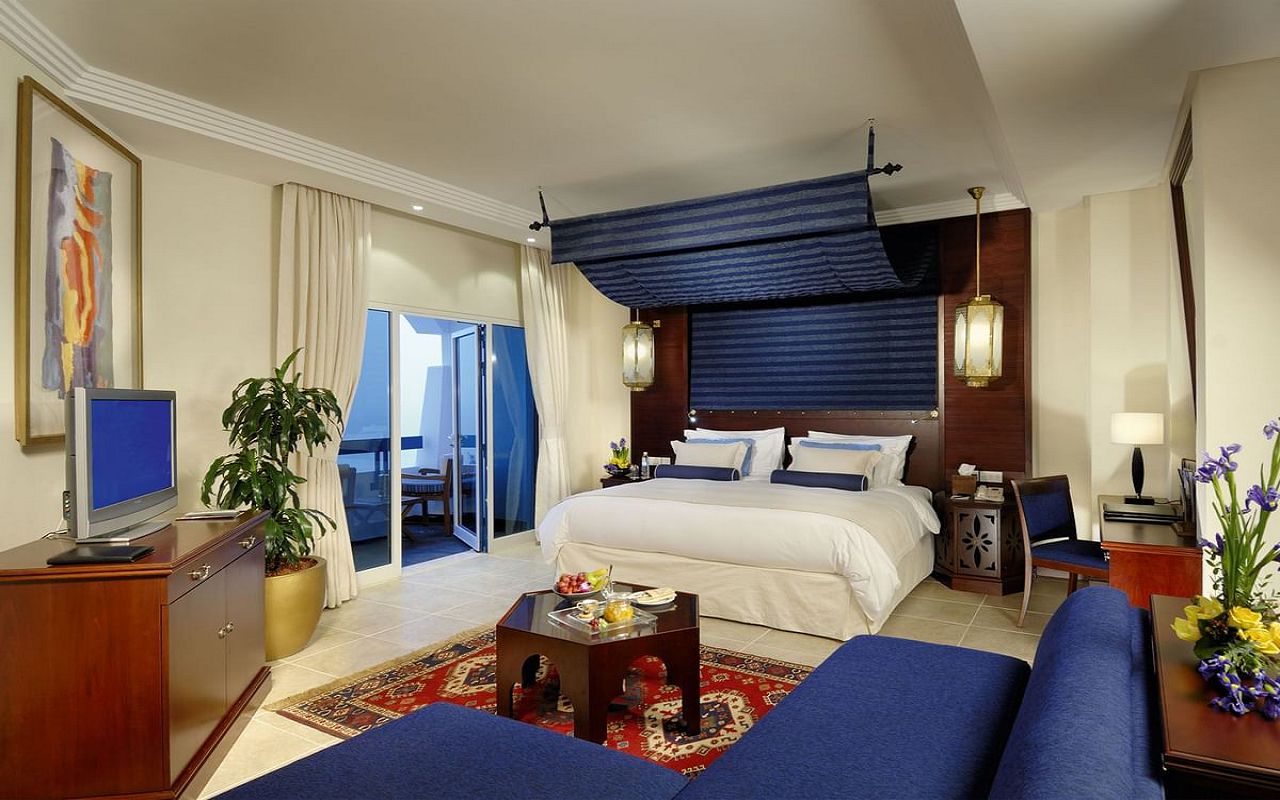 ajman-hotel-junior-suite-sea-view_standard