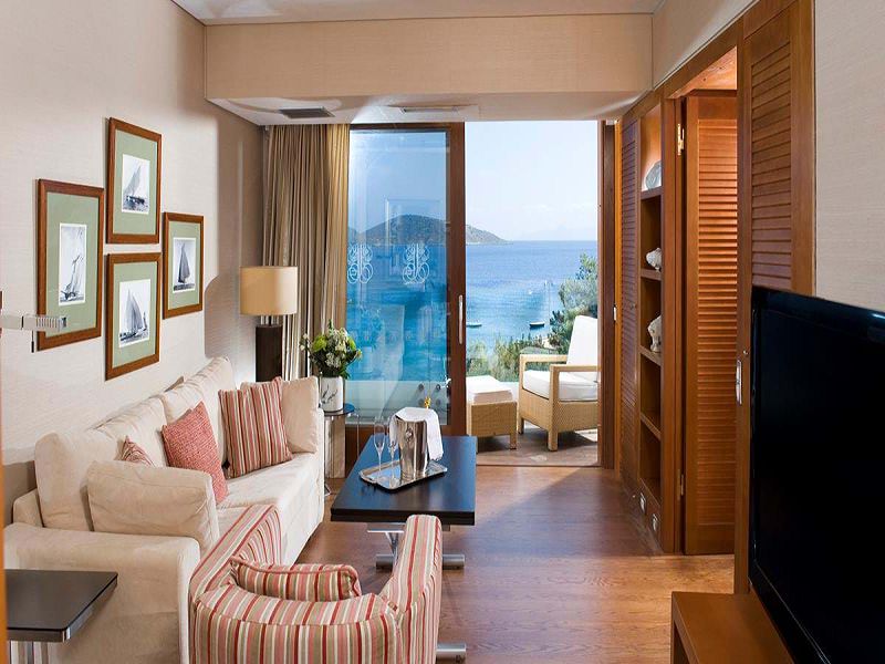 deluxe_hotel_suites_sea_view2