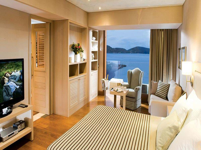 deluxe_hotel_suites_sea_view4