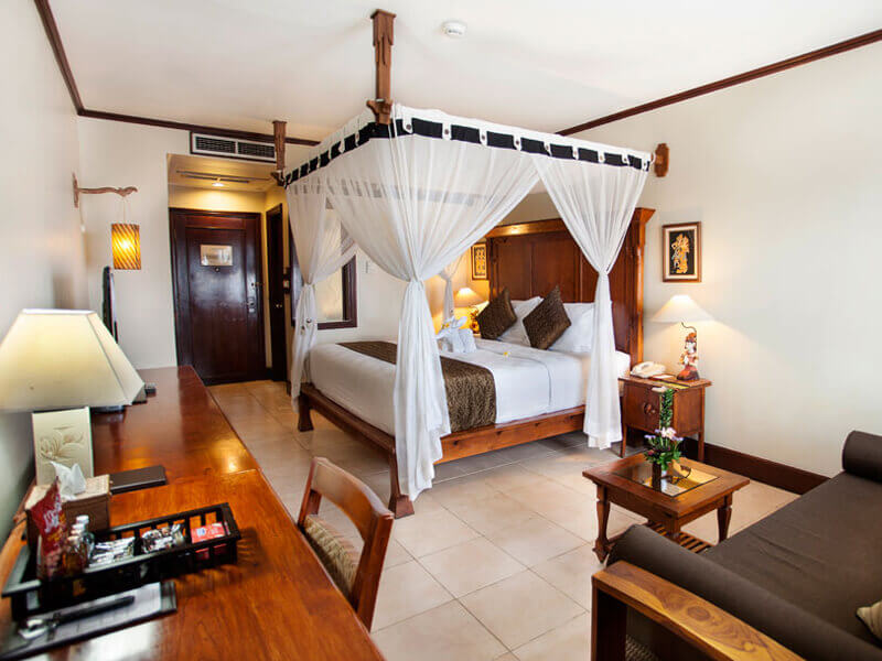 executive-deluxe-room-double-bed