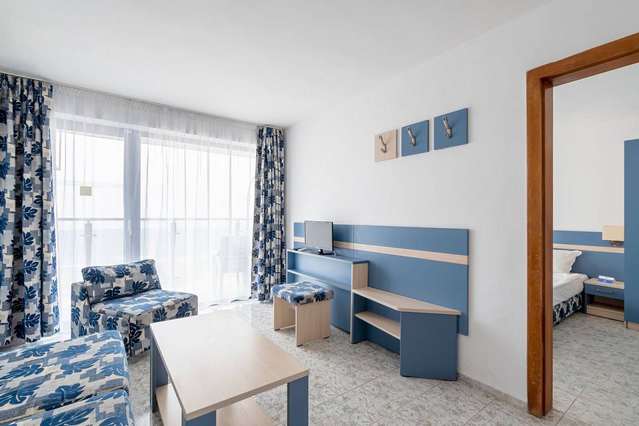 hotel_palace_apartment_2024_02-living_room
