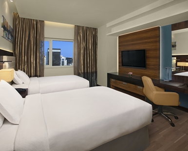king_two_bedroom_suite_2