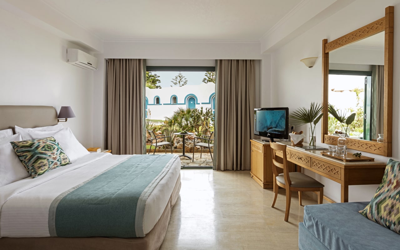 mitsis_crete_rinela_twingardenview_room_3329-min