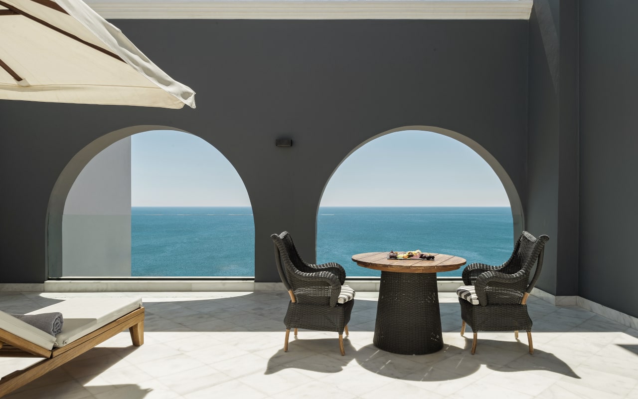 mitsis_rhodes_alila_presidential_suite_seaview_with_jazzi_balcony-min