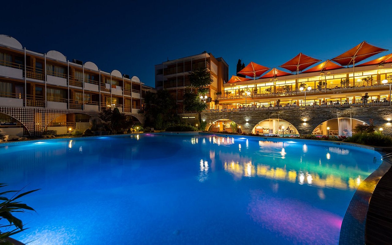 nessebar beach hotel відгуки