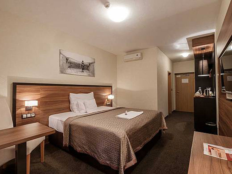 premium-hotel-room-single-003