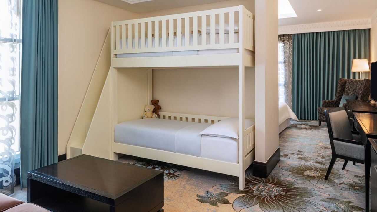 Family Room With Bunk Bed (1)