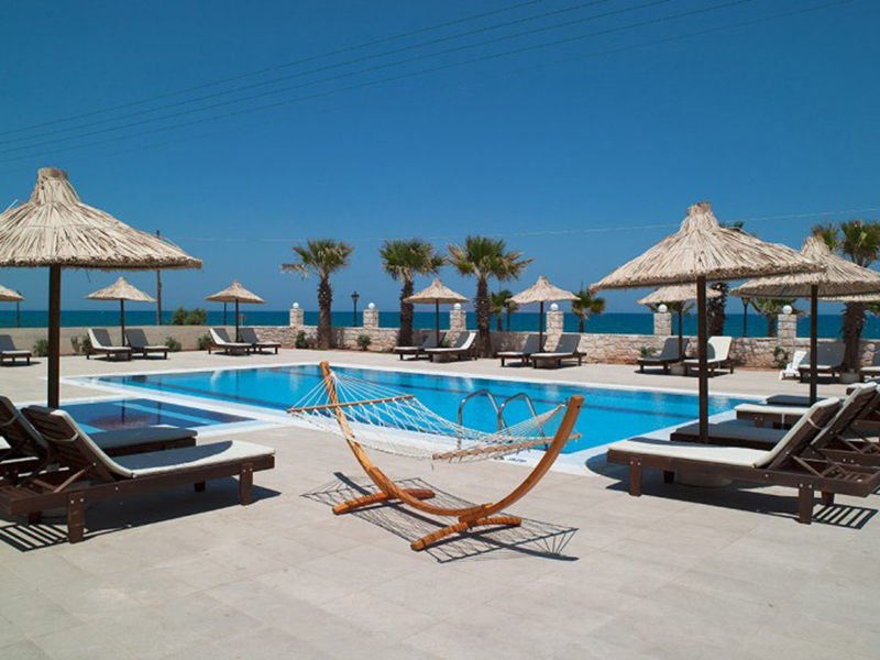Superior Sharing Pool Sea View2