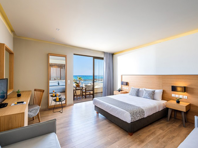Superior Sharing Pool Sea View5