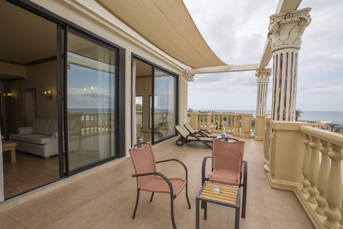king suite.3jpg