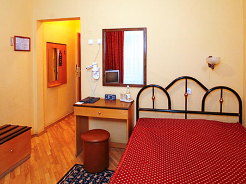 hotel-dnipro-kiev-single-budget-01