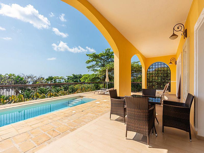 Beach Villa (1)