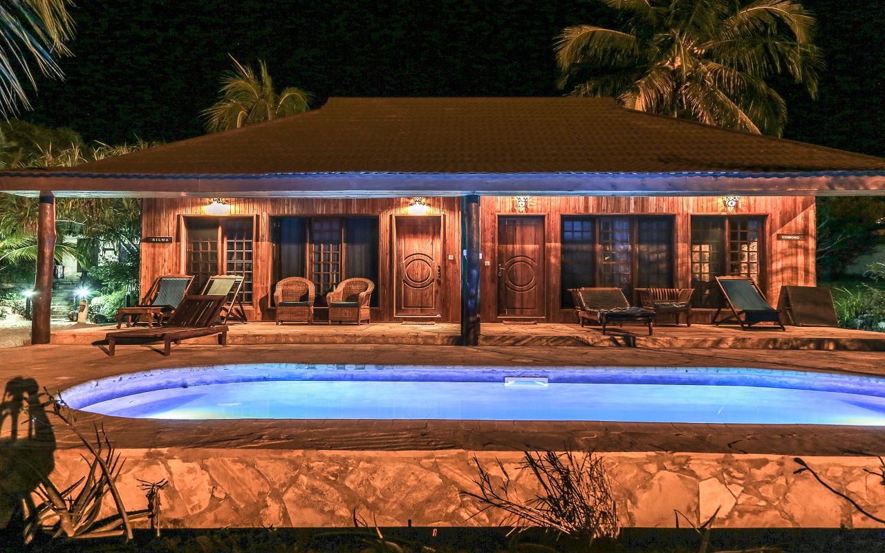 POOL BUNGALOWS (11)