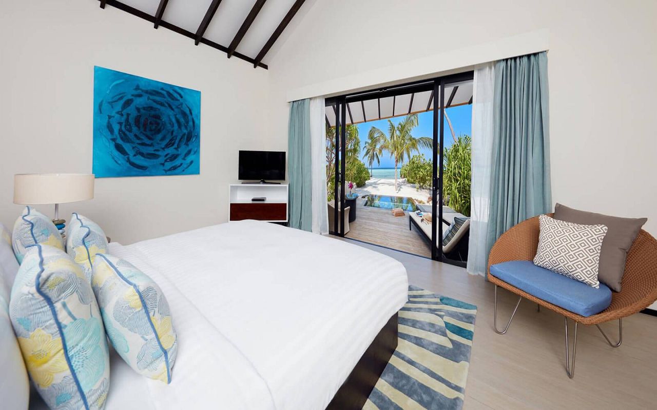 beach-pool-villa-bedroom-1