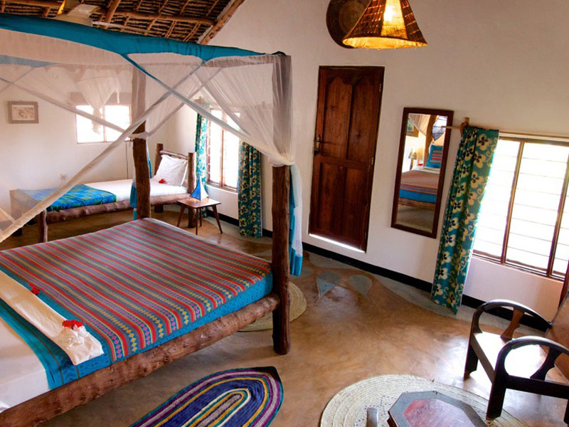 DELUXE (HONEYMOON) SUITE2