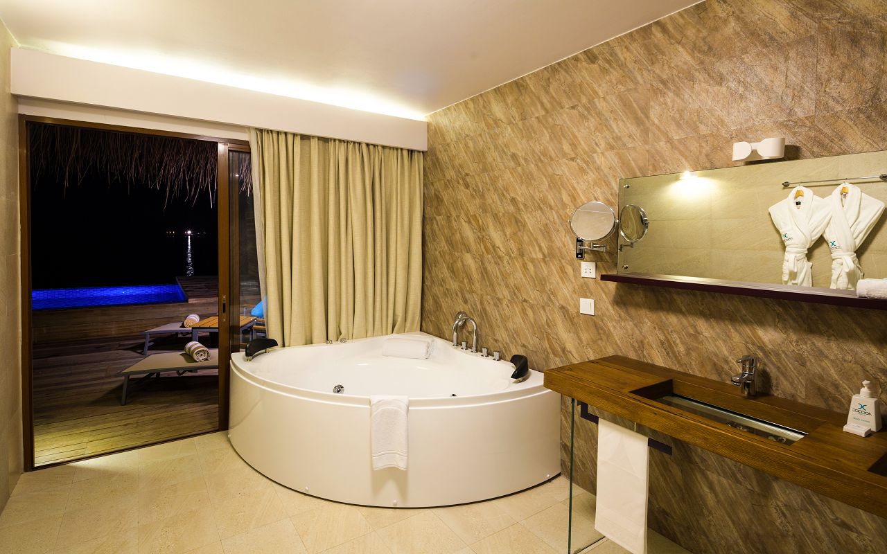 Lagoon Suite Pool-020