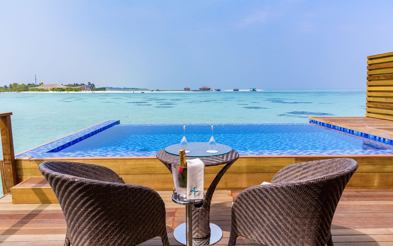 Lagoon Suite Pool-021