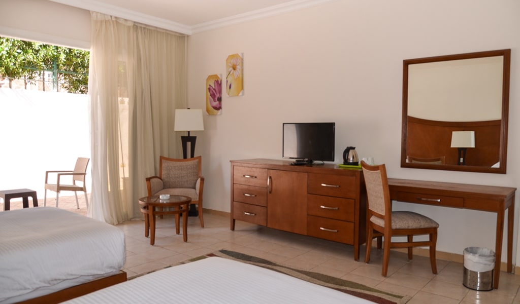 Standard Room_05-min