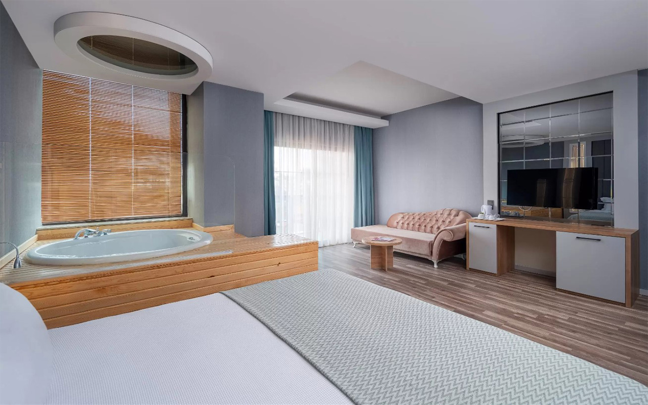 Junior Suite With Jacuzzi Sea Or Pool View (4)