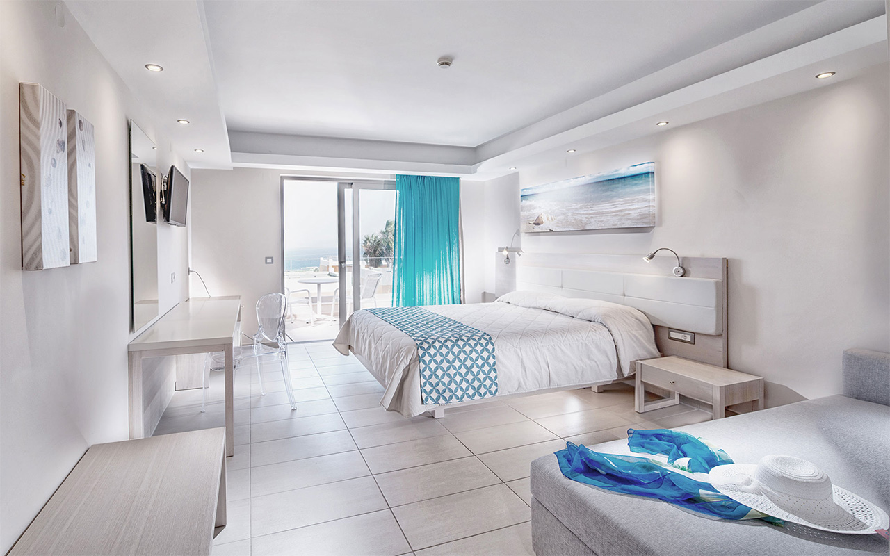 Room Double Superior High Floor Sea View (1)