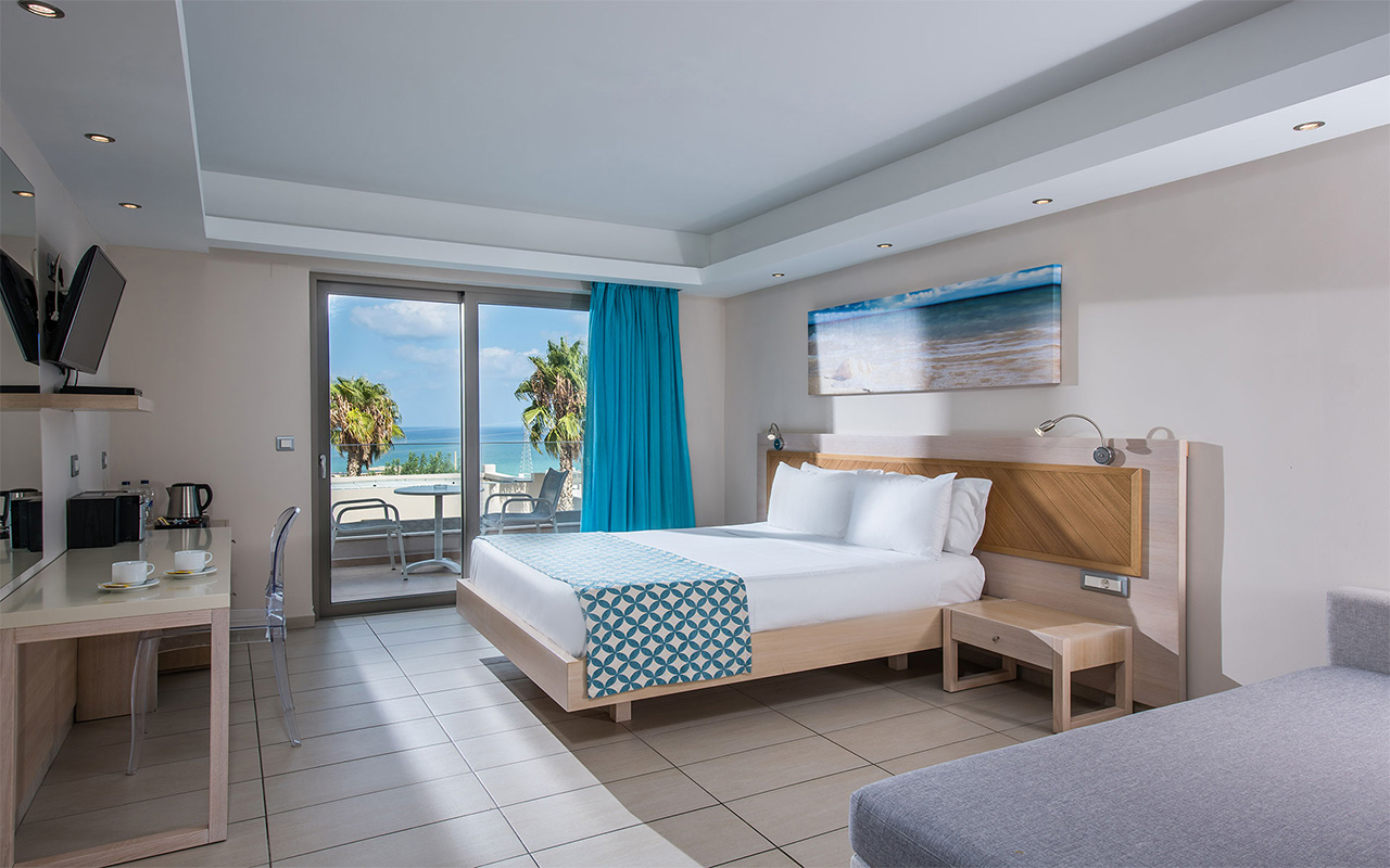 Room Double Superior High Floor Sea View (4)