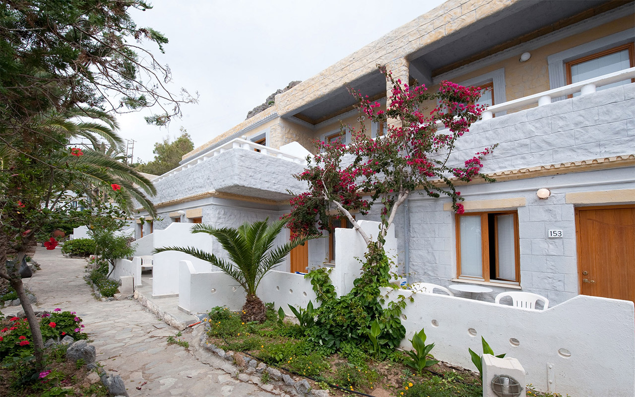 Classic Bungalow with Sea View (4)