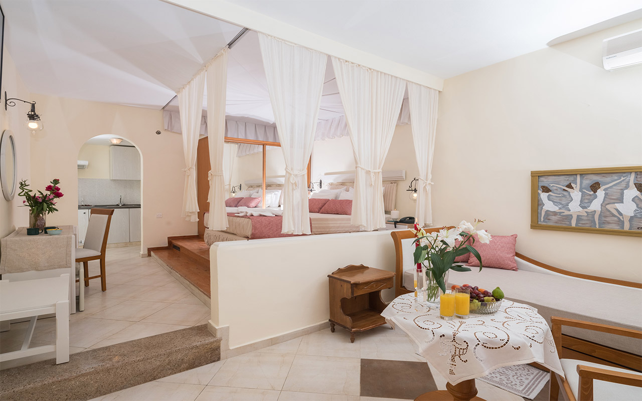 Classic Family Bungalow with Sea View (2)