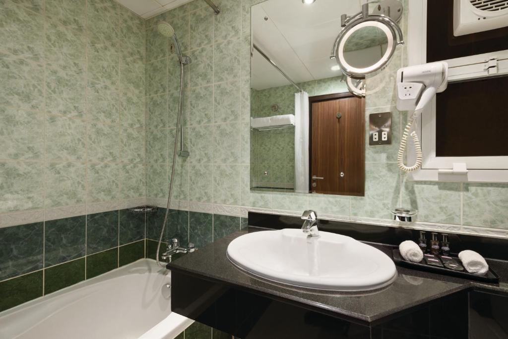 Standard Room (2)