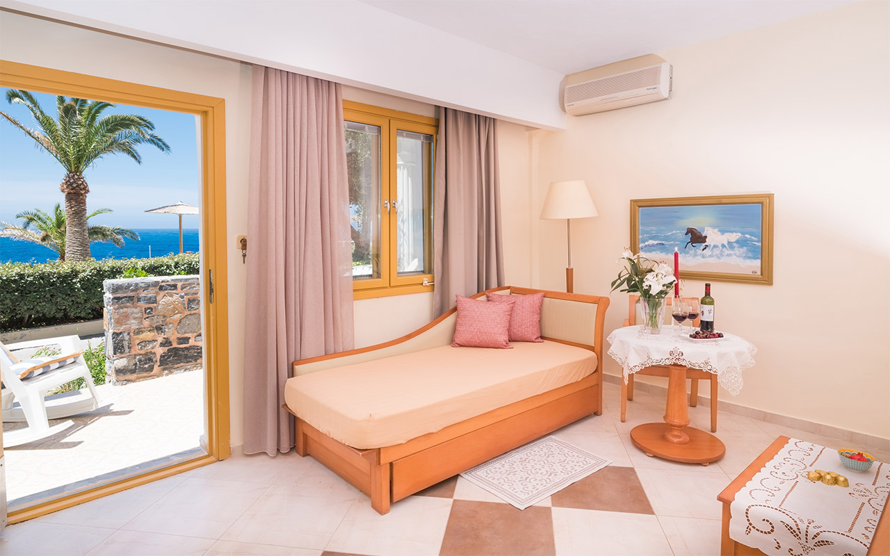 Superior Family Bungalow with Sea View (3)