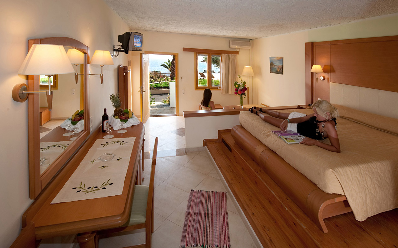 Superior Family Bungalow with Sea View (5)