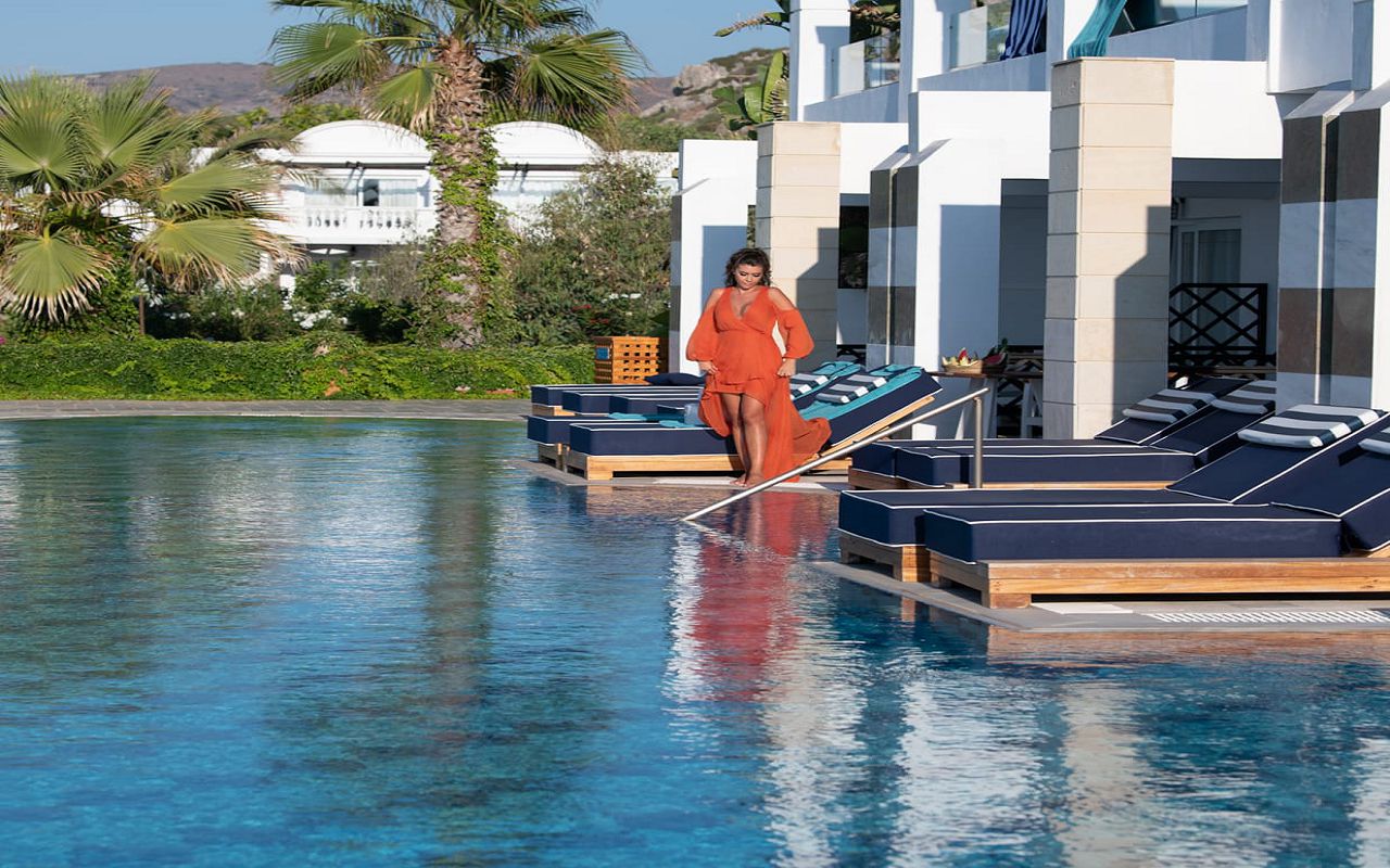 copy-of-premium-room-swim-up-9-radisson-blu-beach-resort-milatos-crete